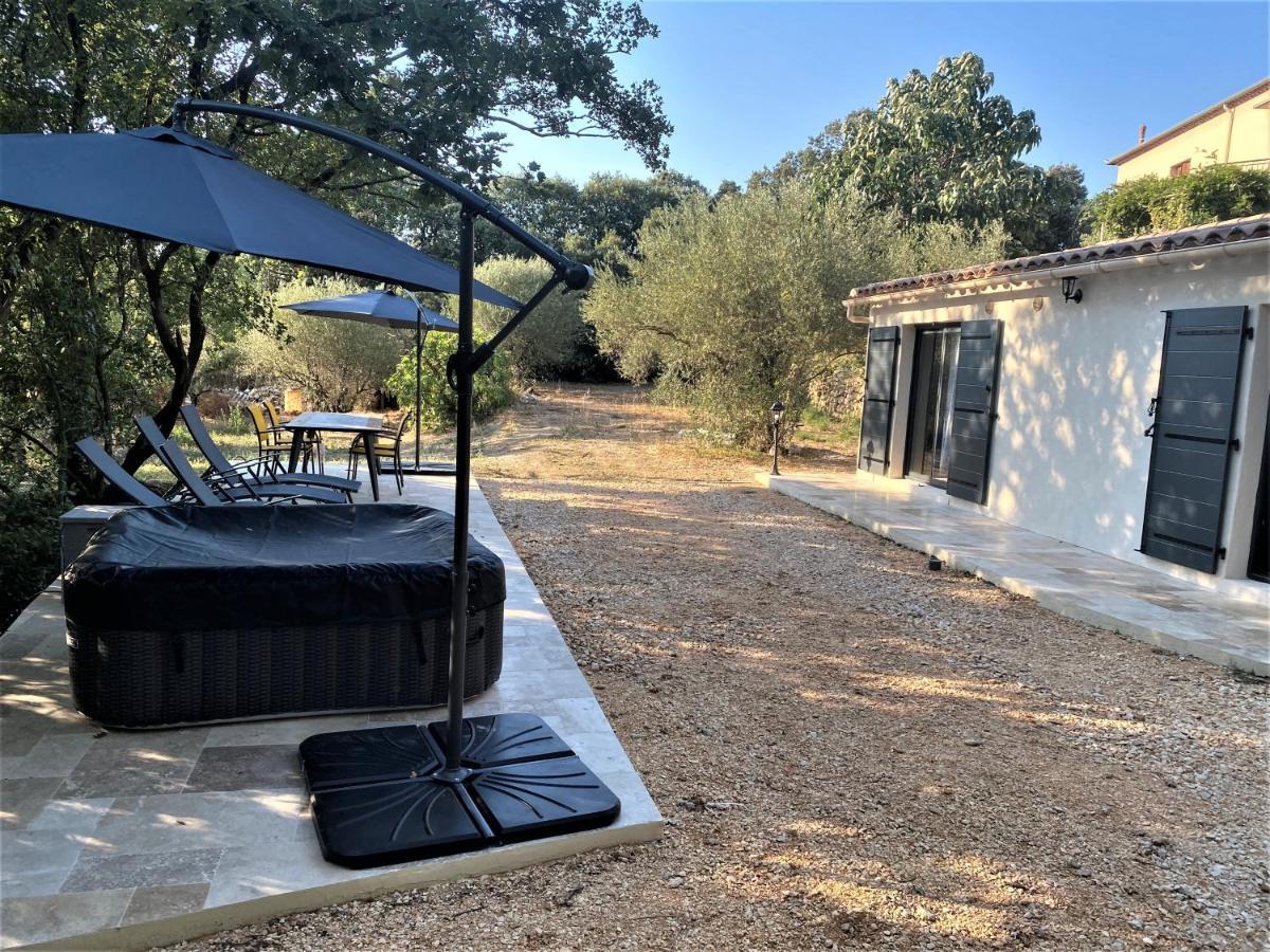 Appartement De Charme Avec Jaccusi Vezenobres Exteriör bild