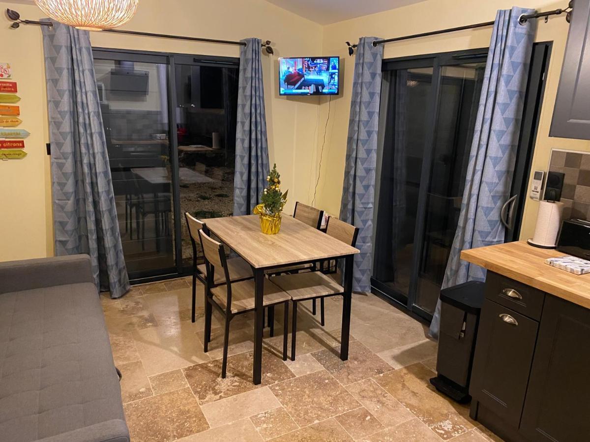 Appartement De Charme Avec Jaccusi Vezenobres Exteriör bild