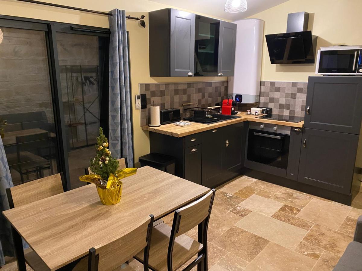 Appartement De Charme Avec Jaccusi Vezenobres Exteriör bild